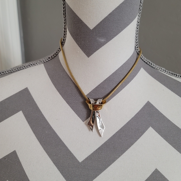 Vintage Givenchy 1978 Necklace. - Picture 1 of 6